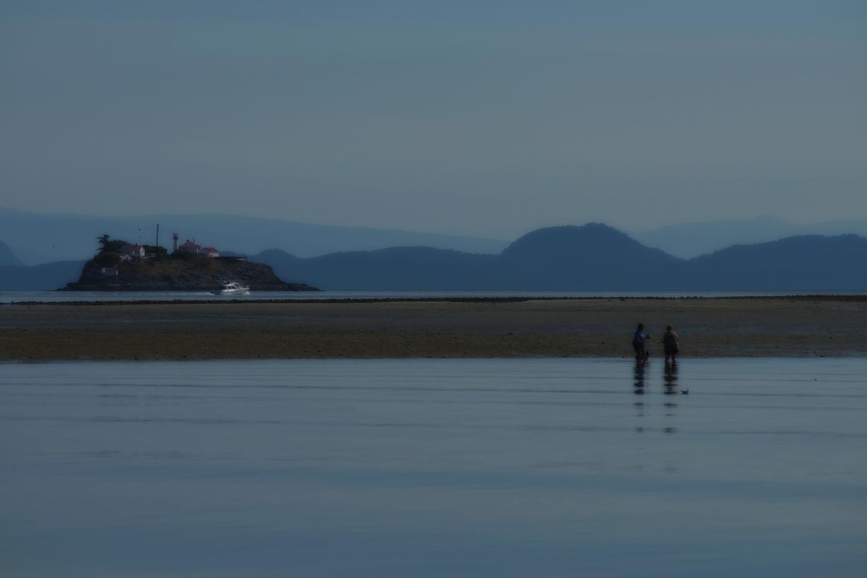 Deep Bay Spit and Chrome island